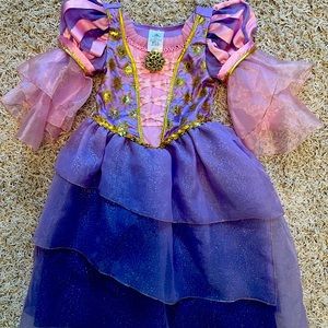 Disney Tangled dress. Very good condition, 5/6